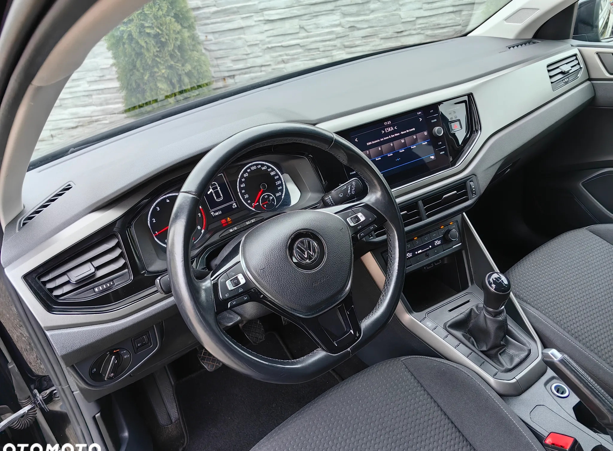 Volkswagen Polo cena 32900 przebieg: 112000, rok produkcji 2018 z Dąbrowa Górnicza małe 742